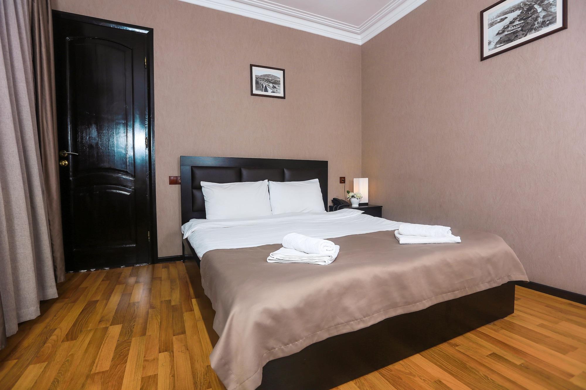 Hotel New Metekhi Tbilisi Exterior photo